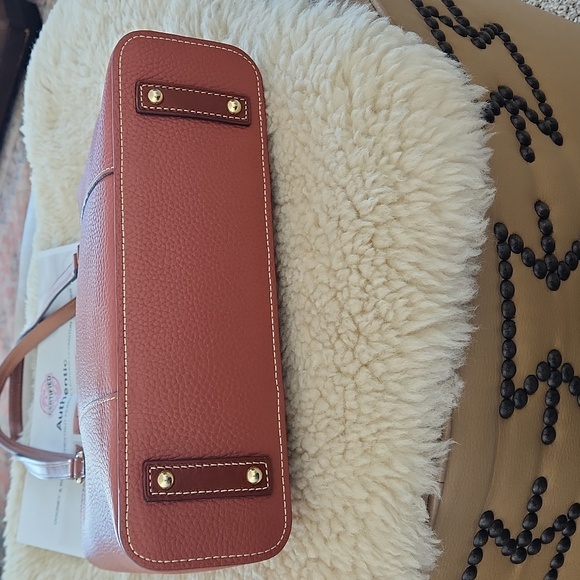Beautiful Dooney & Bourke Chestnut  Pebbled Leather Lexington Shopper Tote 🤎🎁 - Picture 5 of 17